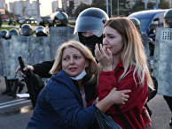 Сотрудники милиции и участники акции протеста в Минске Сотрудники милиции и участники акции протеста в Минске