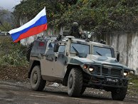 Сопровождение российскими миротворцами азербайджанской военной колонны Сопровождение российскими миротворцами азербайджанской военной колонны