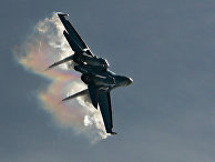 Истребитель Су-35 выполняет демонстрационный полет Истребитель Су-35 выполняет демонстрационный полет