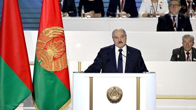 iRozhlas (Чехия): Белоруссия в раздумьях о новой конституции. Лукашенко лавирует между жаждой власти и диктатом Москвы