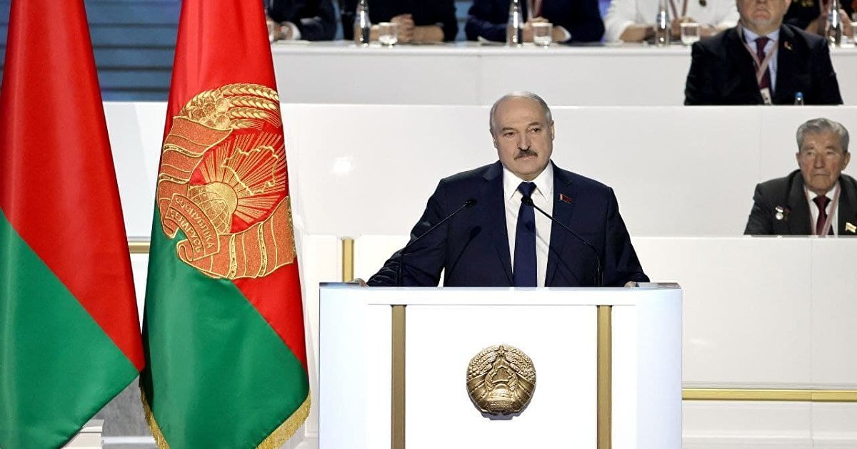 iRozhlas (Чехия): Белоруссия в раздумьях о новой конституции. Лукашенко лавирует между жаждой власти и диктатом Москвы (iROZHLAS)