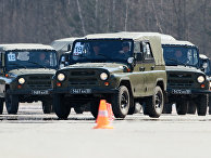Военные водители на автомобилях УАЗ Военные водители на автомобилях УАЗ