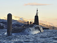 Атомная подводная лодка HMS Vanguard у военно-морской базы Клайд, Шотландия