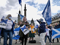Сторонники независимости Шотландии во время митинга в Глазго