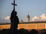 Памятник святого князя Владимира на Боровицком холме в Москве Памятник святого князя Владимира на Боровицком холме в Москве
