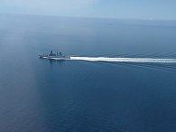 Эсминец Defender ВМС Великобритании в районе мыса Фиолент Эсминец Defender ВМС Великобритании в районе мыса Фиолент