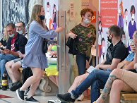 Очереди на вакцинацию от коронавируса в Санкт-Петербурге Очереди на вакцинацию от коронавируса в Санкт-Петербурге
