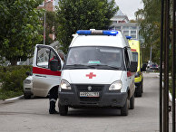 Машина скорой помощи у Пермского государственного университета Машина скорой помощи у Пермского государственного университета