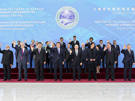 Президент РФ Владимир Путин на церемонии фотографирования глав государств - членов ШОС