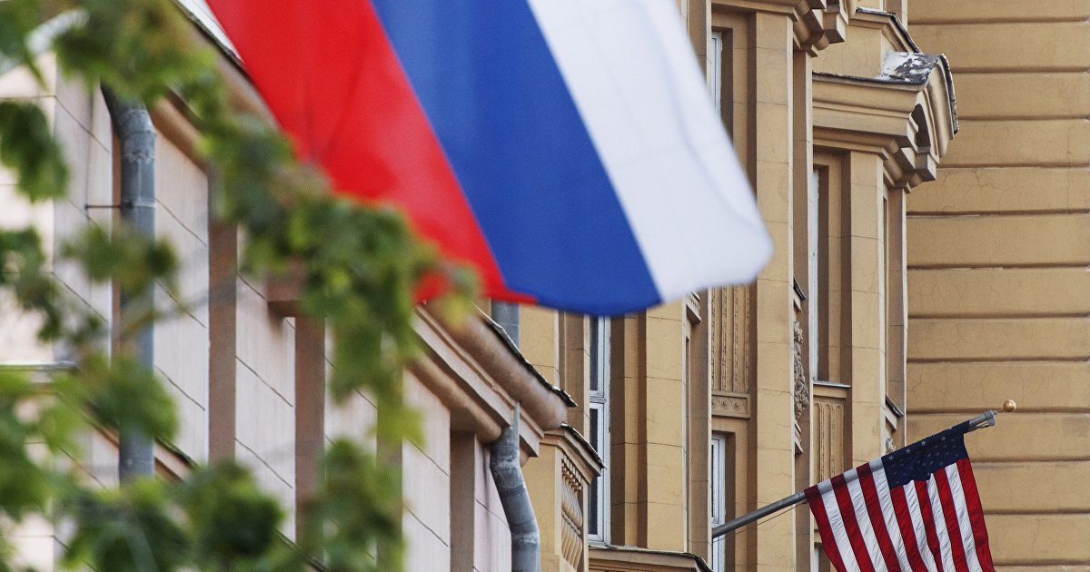 МИД России: если сенаторы США вышлют триста российских дипломатов, Россия закроет все американские загранучреждения в стране (Гуаньча, Китай) (Гуаньч