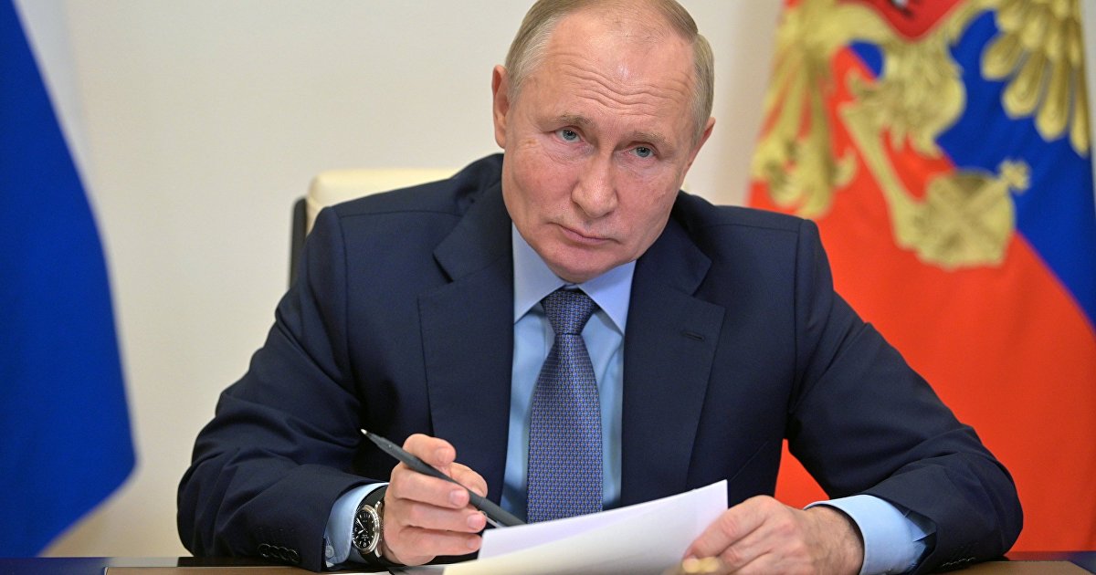 Daily Mail (Великобритагния): Путин осуждает чудовищный Запад за пропаганду смены пола и заявил, что это на грани преступления против человечности (D