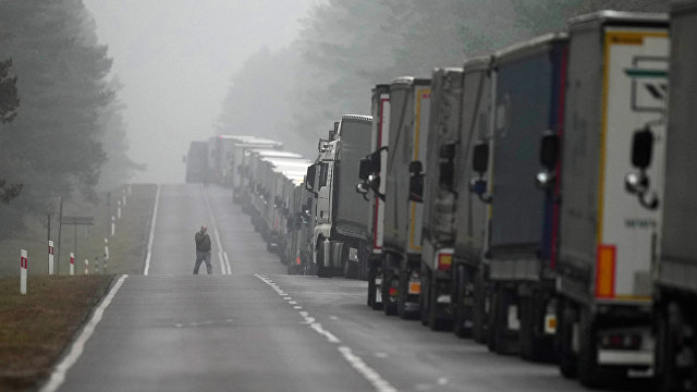 Поляки о заторах на границе: русским надо построить «Северный поток — 3» для перевозки грузов 