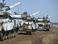 Танки Т-80 во время тактических учений Танки Т-80 во время тактических учений