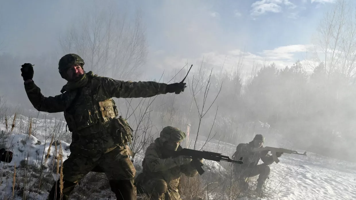 Силы территориальной обороны Украины во время учений под Киевом