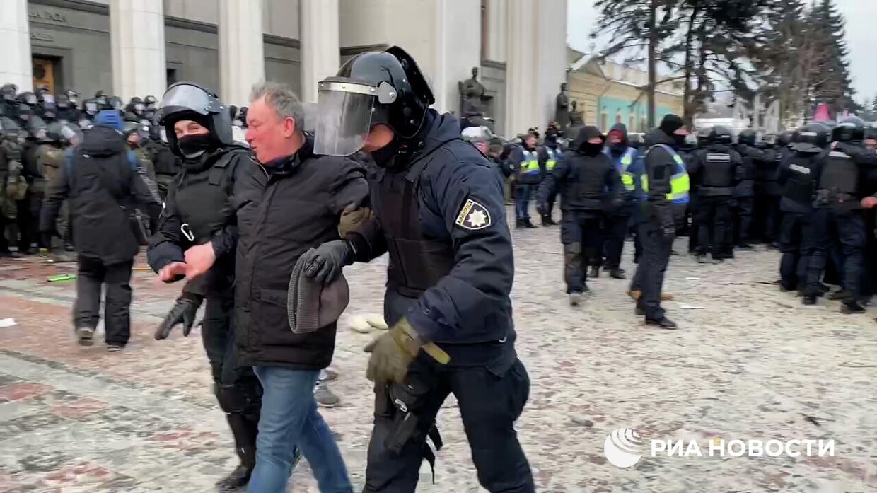 Видео РИА Новости. Задержания на митинге предпринимателей в Киеве