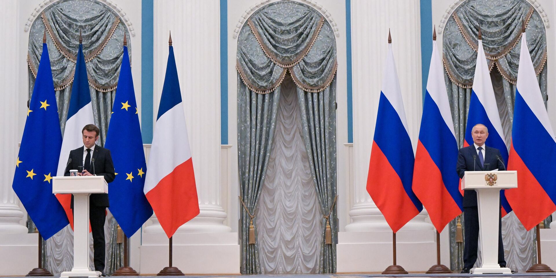 Президент РФ В. Путин провел переговоры с президентом Франции Э. Макроном - ИноСМИ, 1920, 08.02.2022
