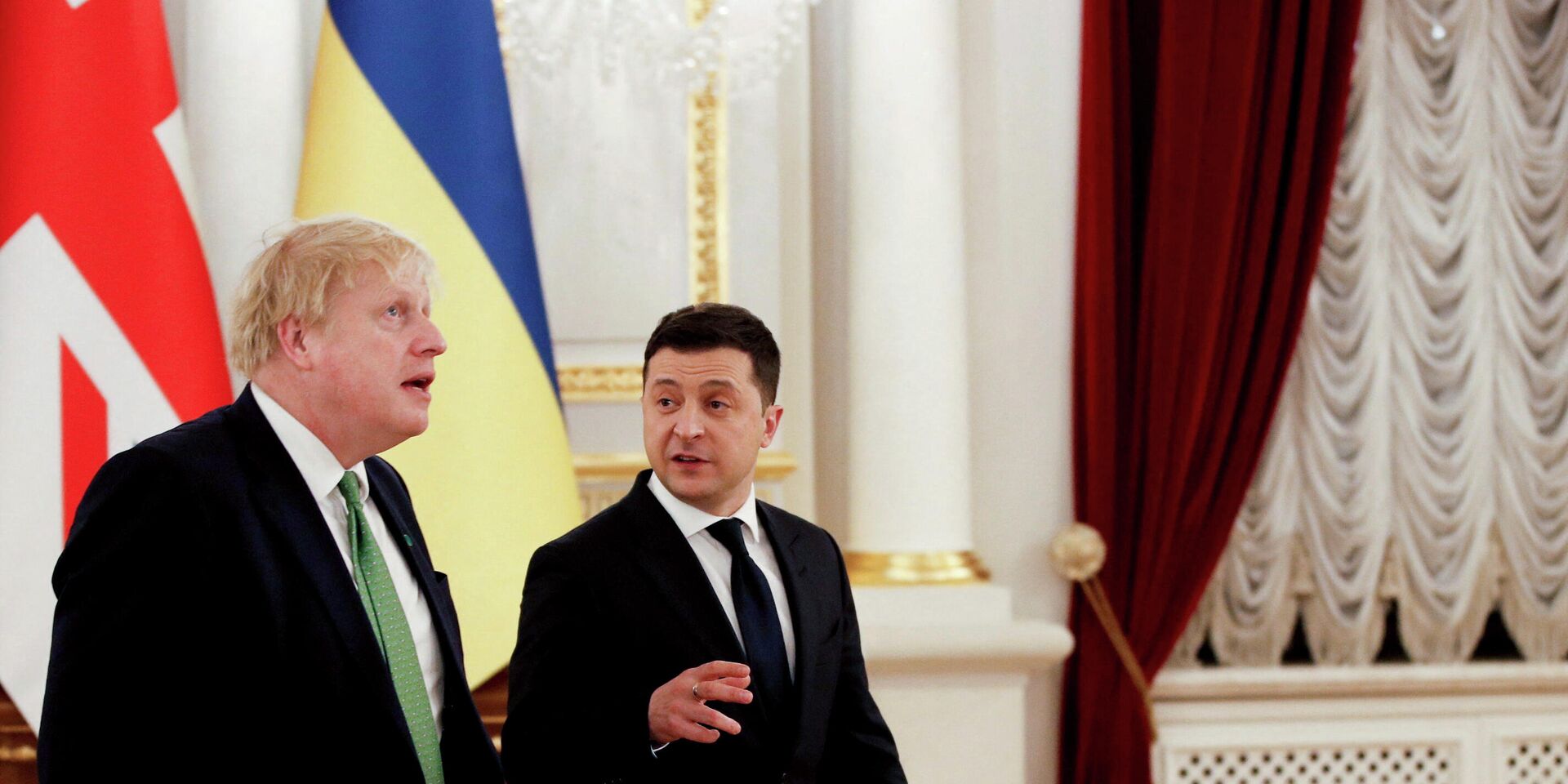 Премьер-министр Великобритании Борис Джонсон и президент Украины Владимир Зеленский - ИноСМИ, 1920, 15.02.2022