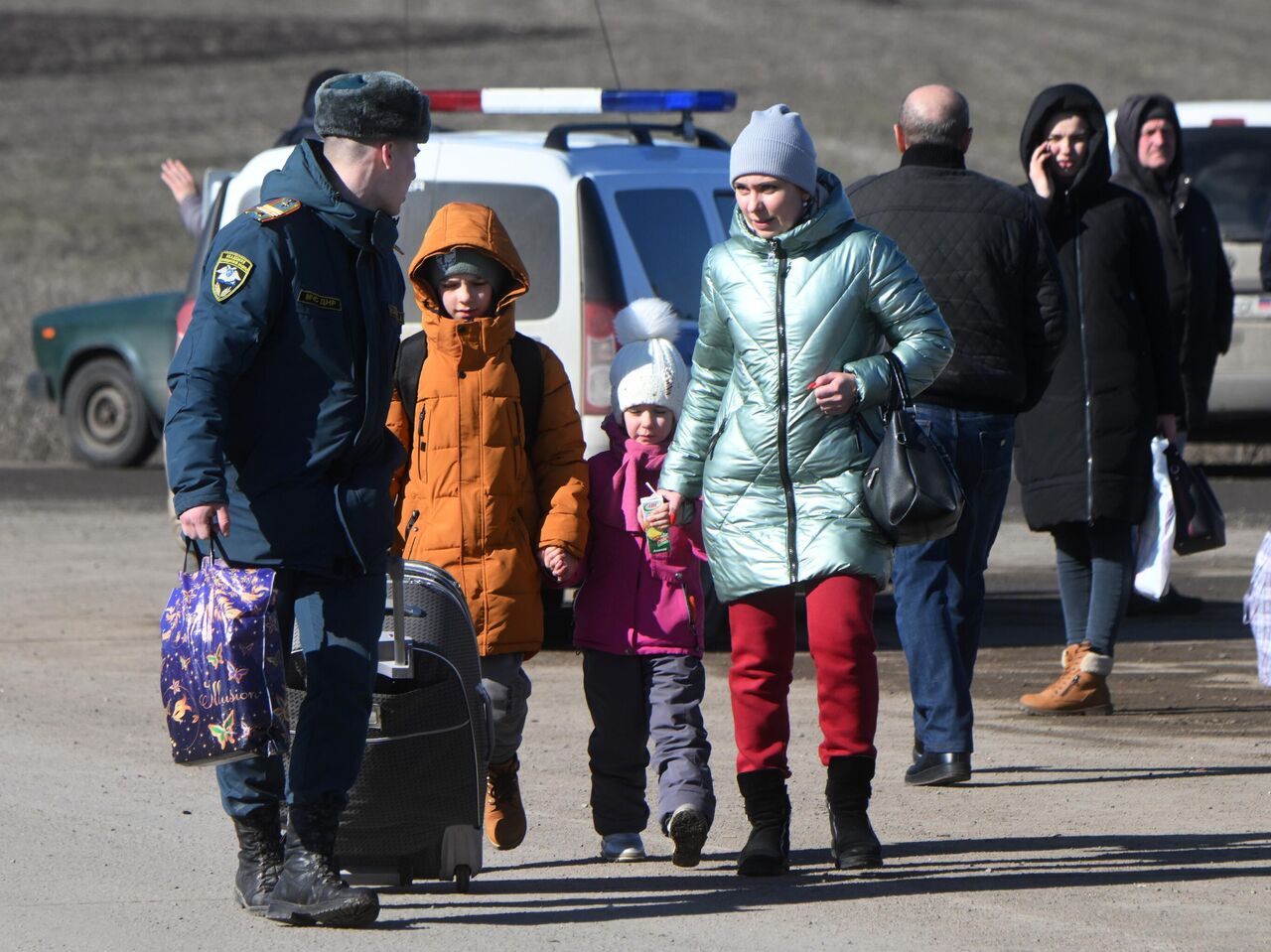 В Донбассе объявили эвакуацию из-за угрозы нападения Украины | 21.02.2022,  ИноСМИ