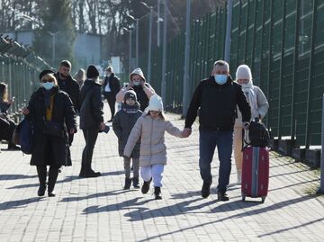 Украинцы на пограничном переходе между Польшей и Украиной Украинцы на пограничном переходе между Польшей и Украиной