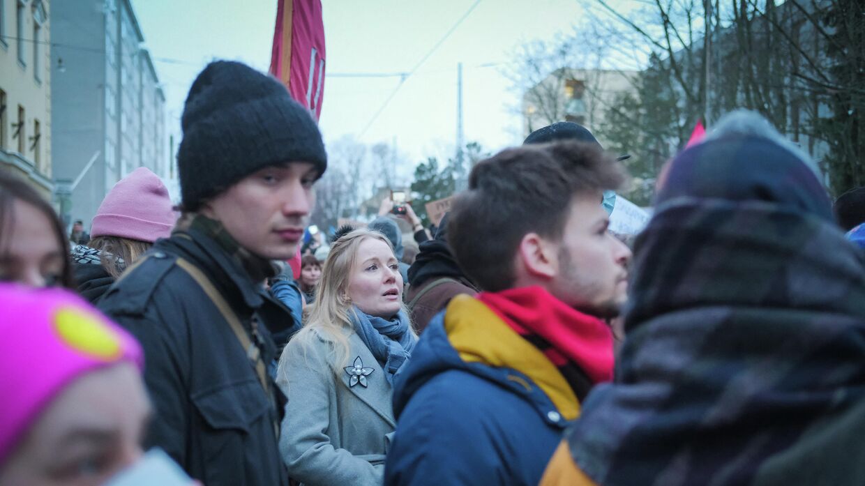 Участники акции протеста в Хельсинки, Финляндия