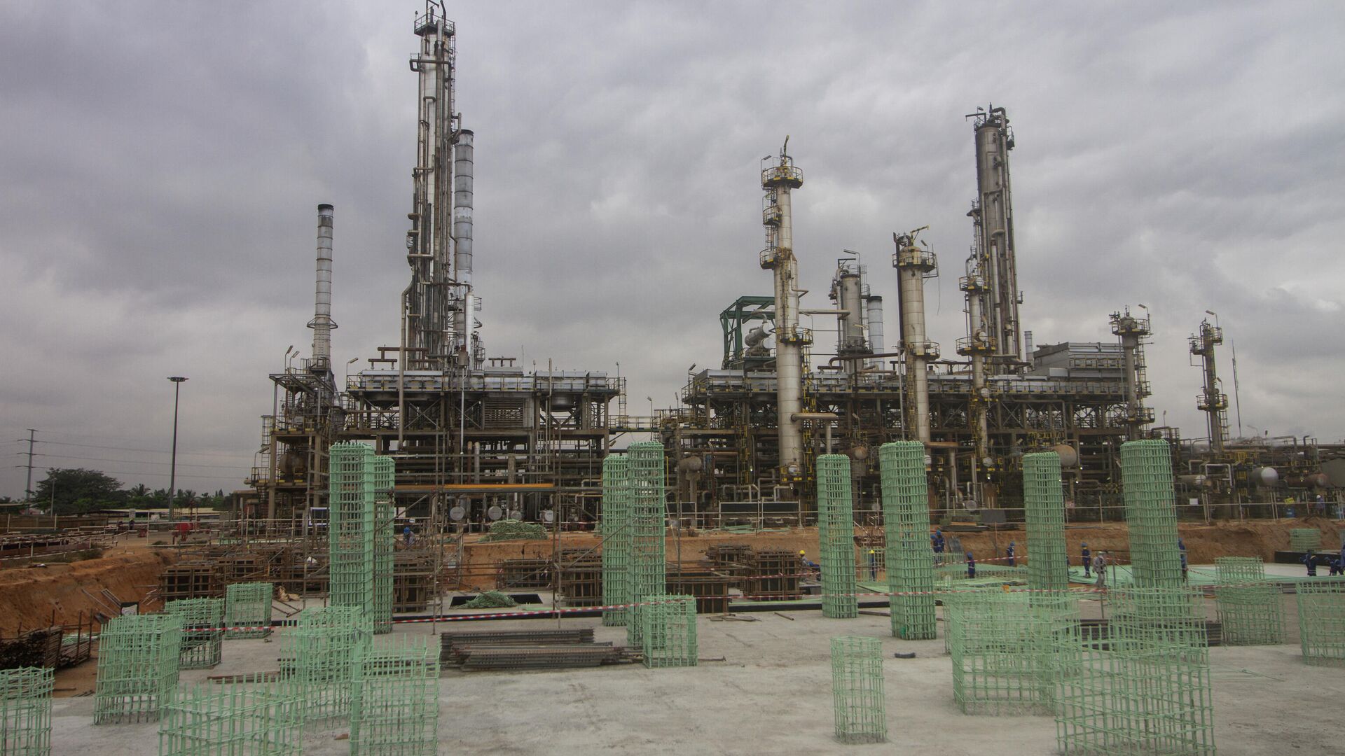 Строящийся нефтеперерабатывающий завод в Луанде, Ангола - ИноСМИ, 1920, 17.03.2022