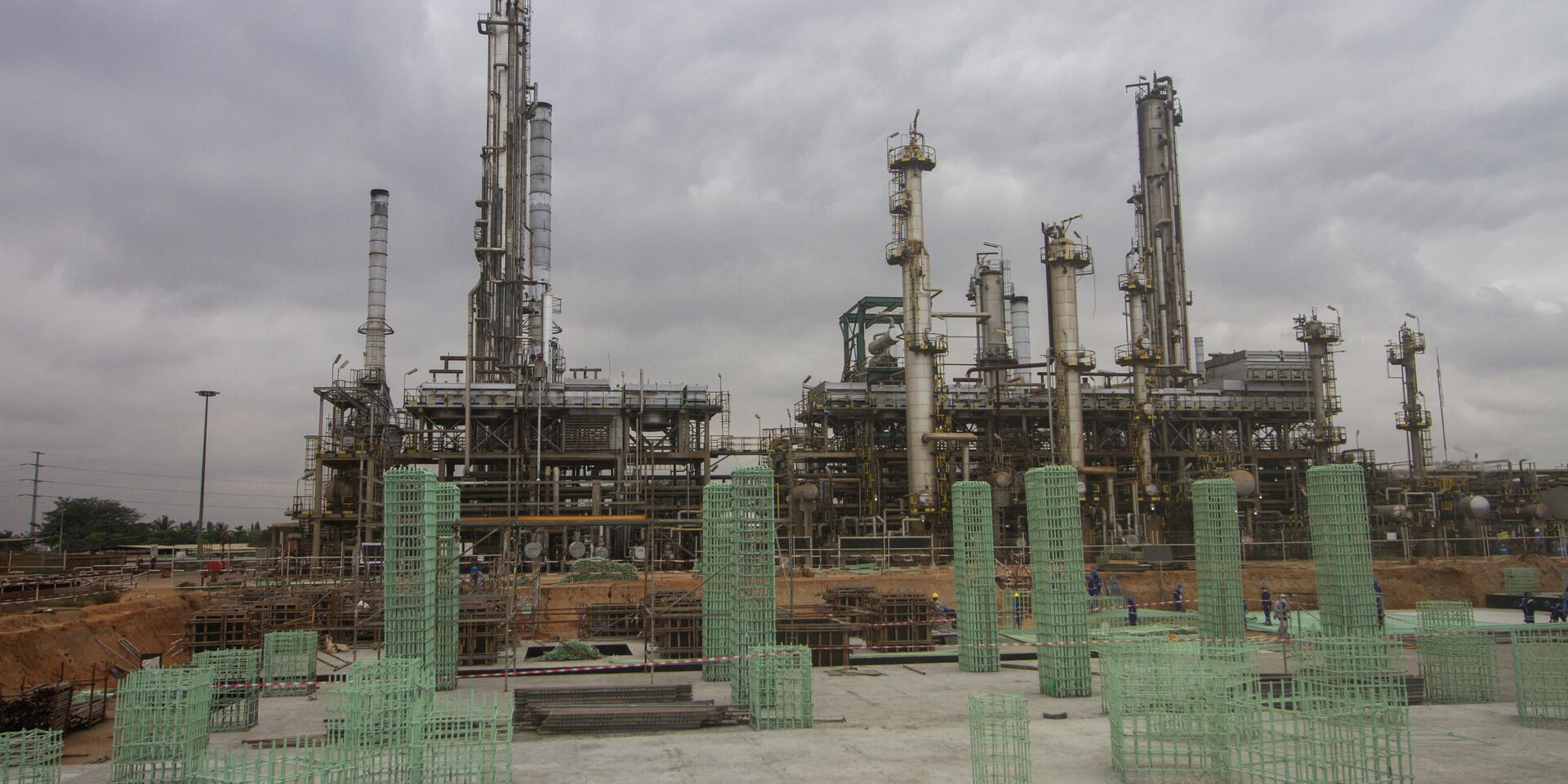 Строящийся нефтеперерабатывающий завод в Луанде, Ангола - ИноСМИ, 1920, 17.03.2022