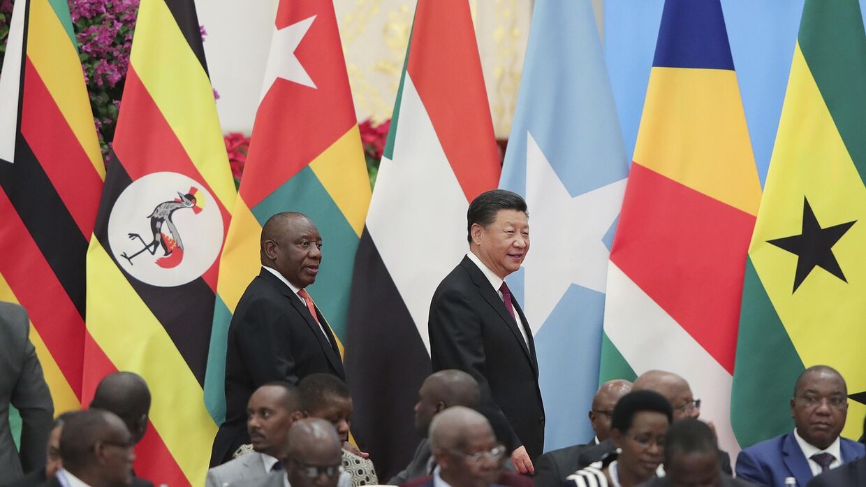 Председатель КНР Си Цзиньпин и президент ЮАР Сирил Рамафоса