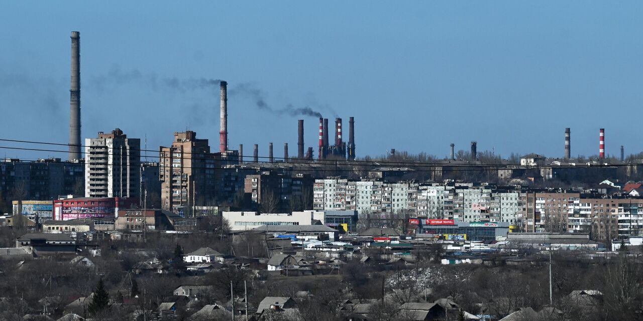 В результате обстрелов украинскими ВС в Макеевке ранены два человека,  передали из ДНР | 26.12.2022, ИноСМИ