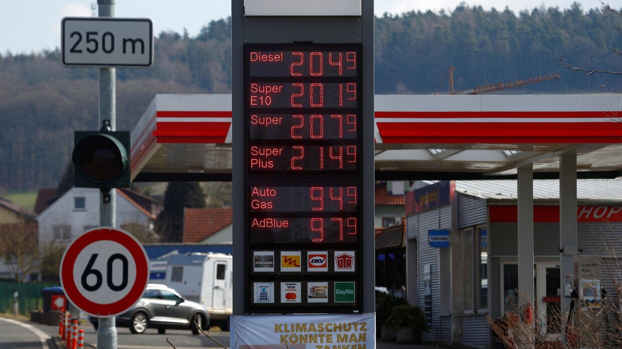 Цены на бензин на заправочной станции в Эберсбурге, Германия