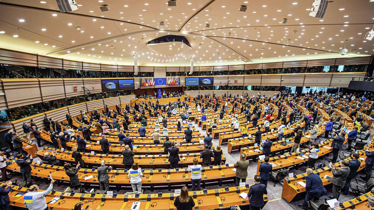 Видеообращение президента Украины Владимира Зеленского во время пленарного заседания Европейского парламента