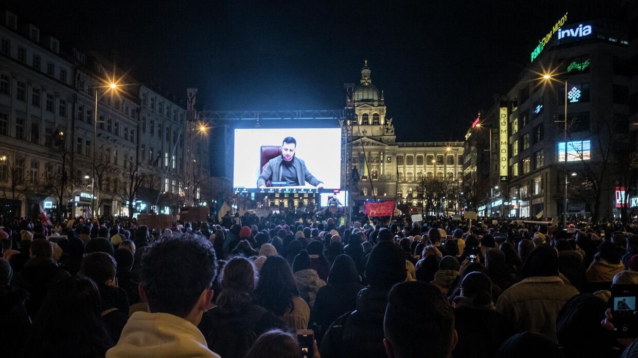 Речь президента Украины Владимира Зеленского на Вацлавской площади в Праге, Чехия