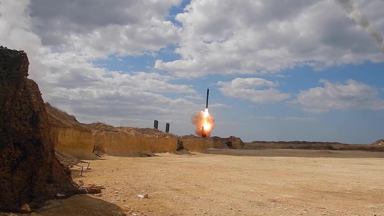 Нанесение ударов РК Бастион и ракетами Калибр по инфраструктуре украинской армии