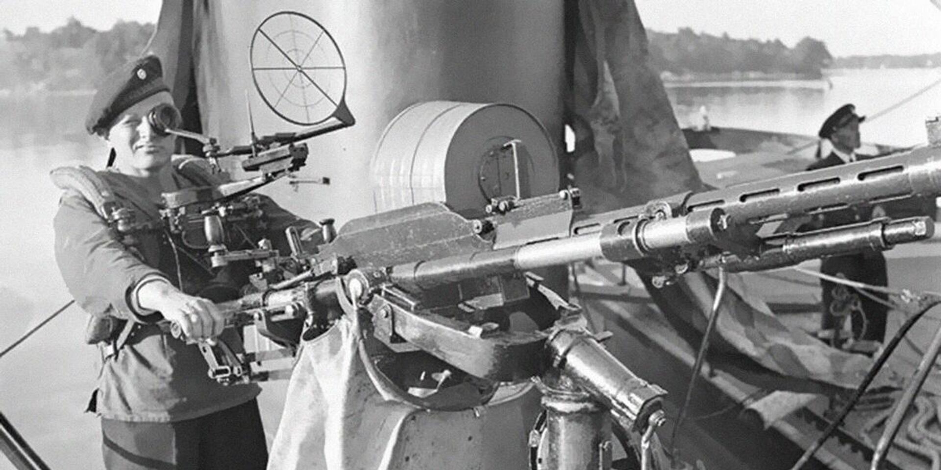 20-мм зенитная установка Мадсен на палубе финской подлодки Весикко - ИноСМИ, 1920, 12.05.2022