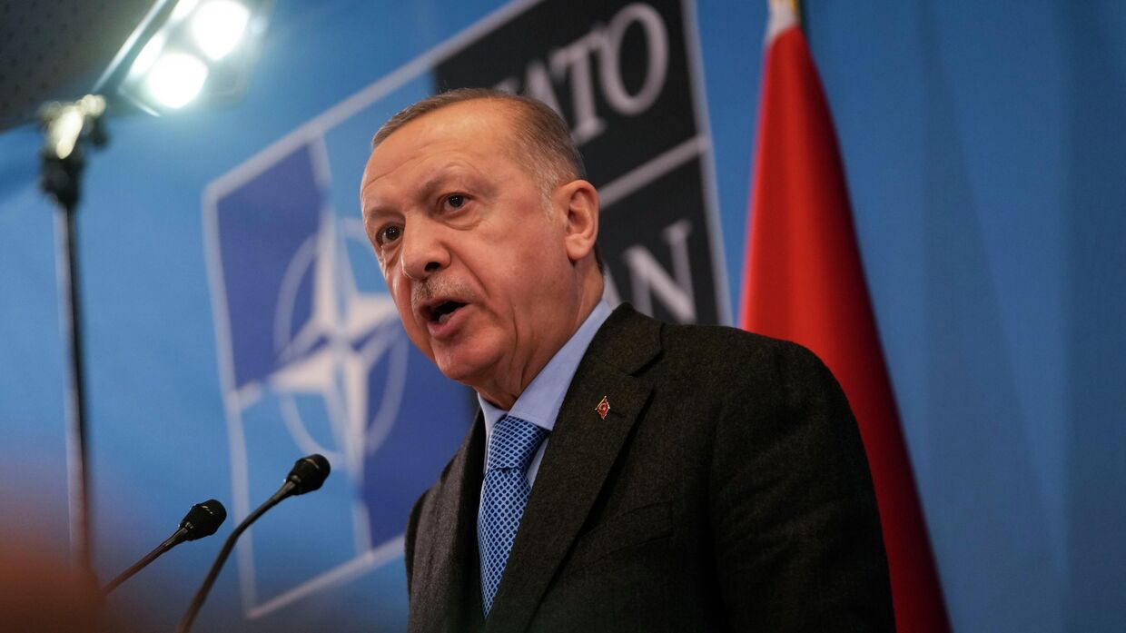 Президент Турции Реждеп Тайип Эрдоган в ходе пресс-конференции после саммита НАТО