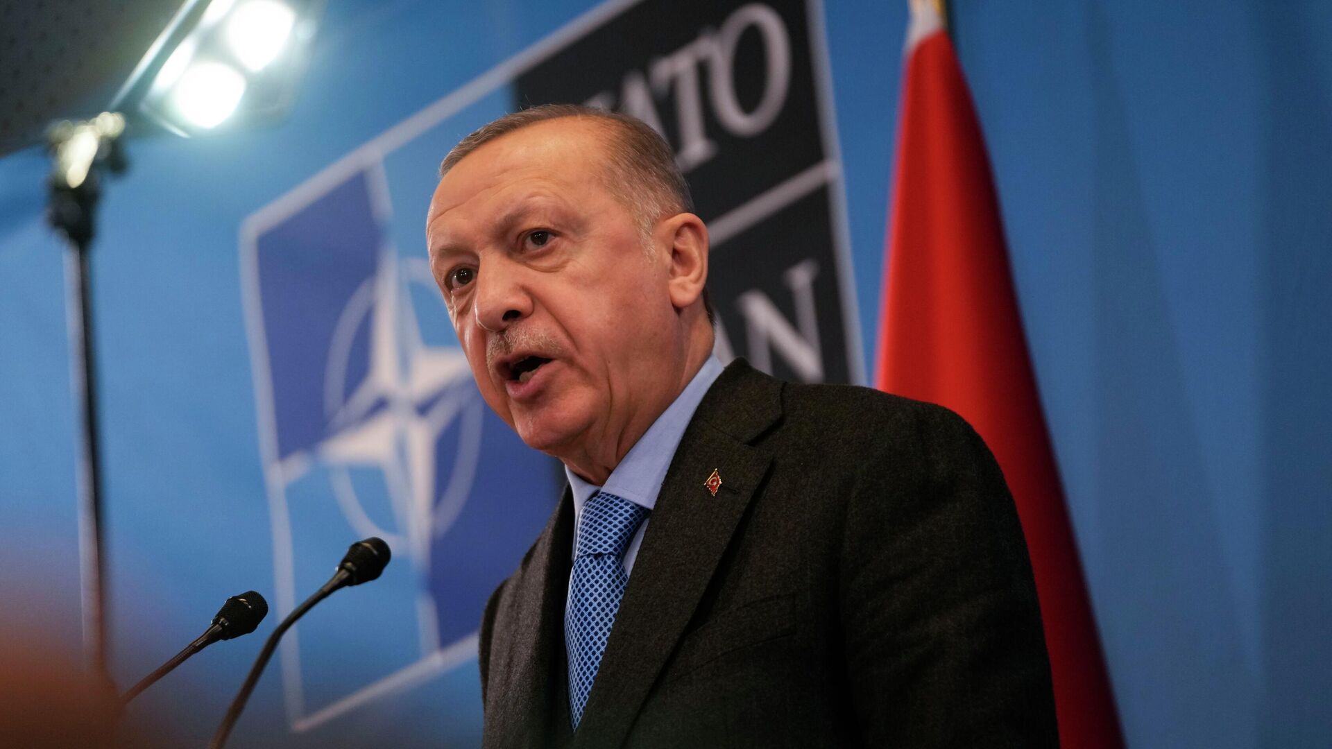 Президент Турции Реждеп Тайип Эрдоган в ходе пресс-конференции после саммита НАТО - ИноСМИ, 1920, 13.07.2023