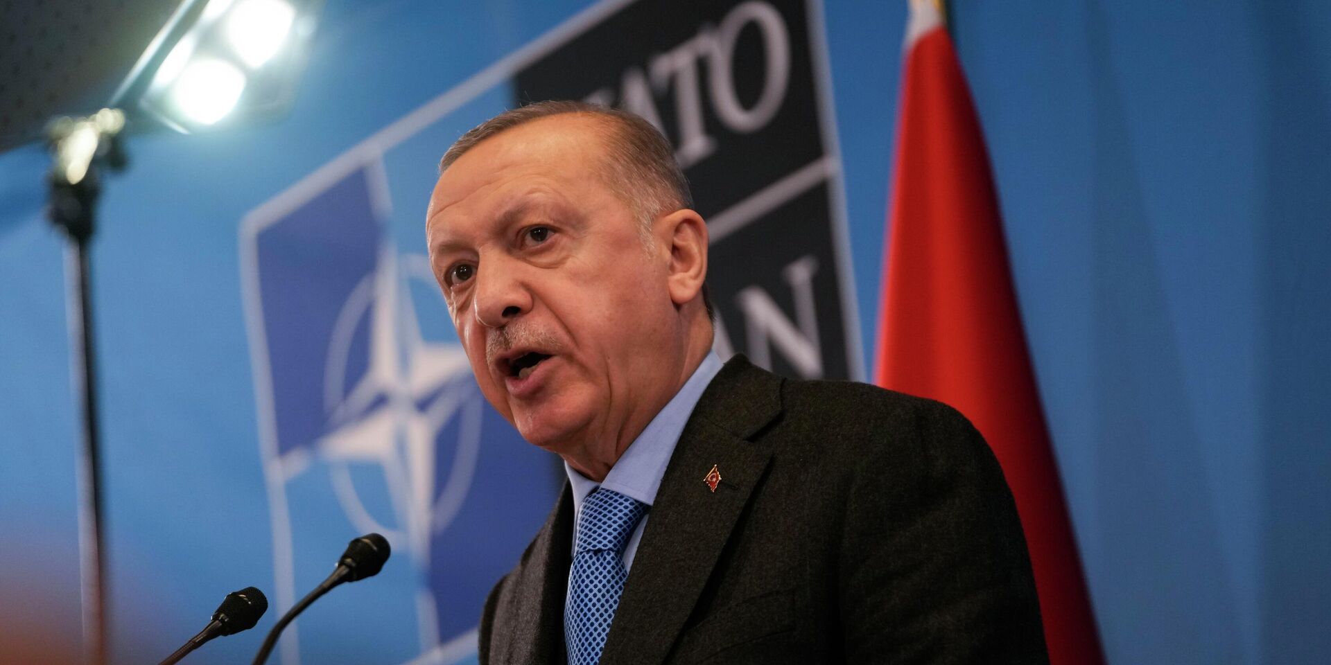 Президент Турции Реждеп Тайип Эрдоган в ходе пресс-конференции после саммита НАТО - ИноСМИ, 1920, 09.09.2022
