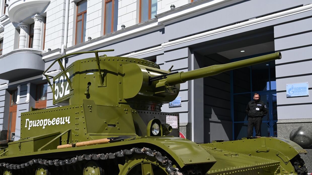 Восстановленный танк Т-26 времен ВОВ появился в центре Ростова-на-Дону