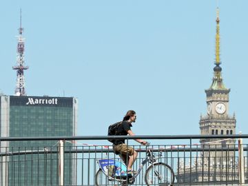 Велосипедист в Варшаве, Польша