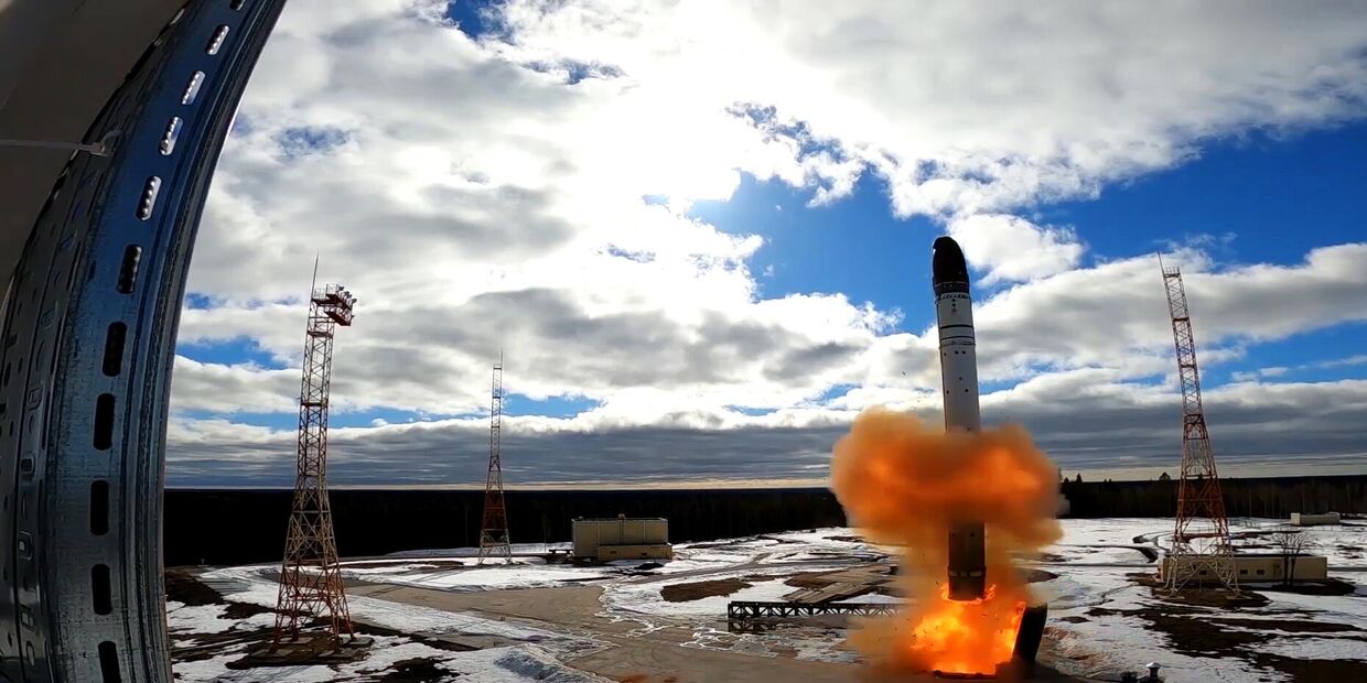 Пуск межконтинентальной баллистической ракеты стационарного базирования Сармат с космодрома Плесецк