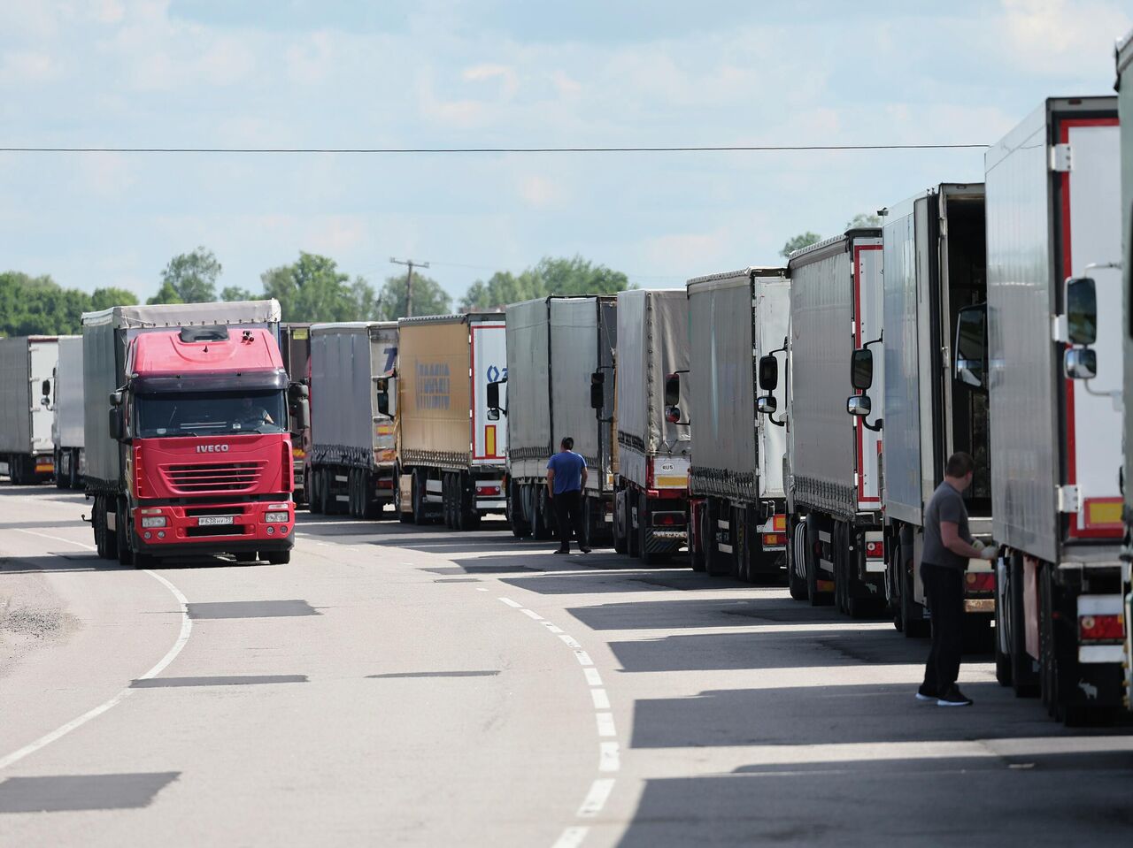 Россия бьет по Польше запретом на въезд грузовиков и требует репараций на  миллиарды долларов (Rzeczpospolita, Польша) | 23.05.2023, ИноСМИ