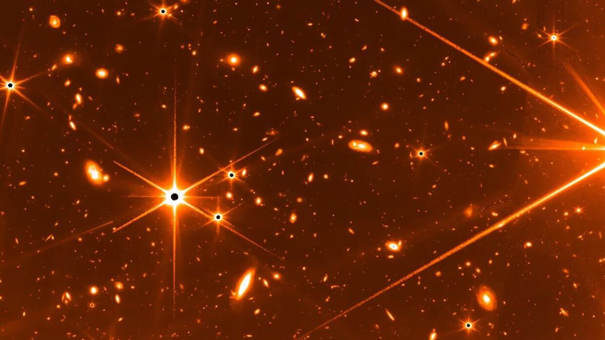 Тестовый снимок, сделанном космическим телескопом Джеймса Уэбба в мае 2022 года
