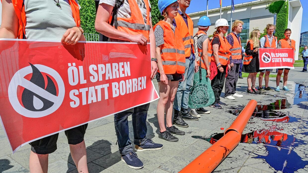 22 июня 2022 года. Акция протеста в Берлине против бурения нефтяных скважин в Северном море 