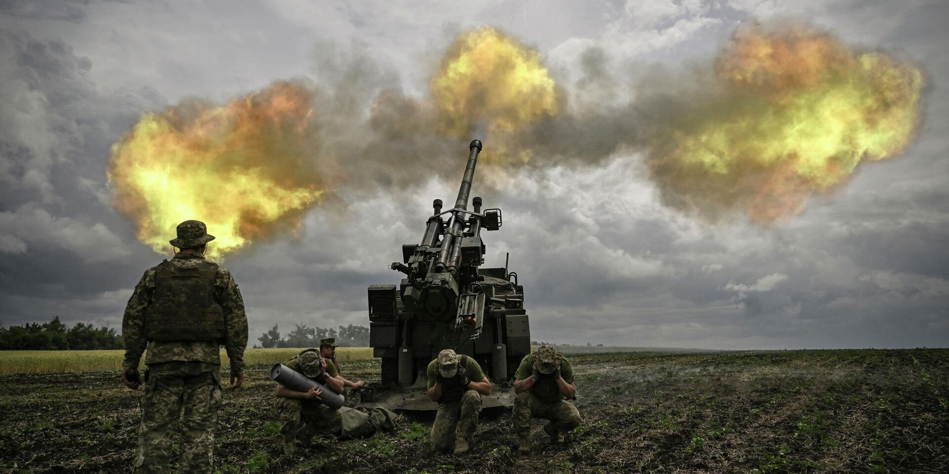 Украинские военнослужащие ведут огонь из французской самоходной артиллерийской установки - ИноСМИ, 1920, 12.07.2022