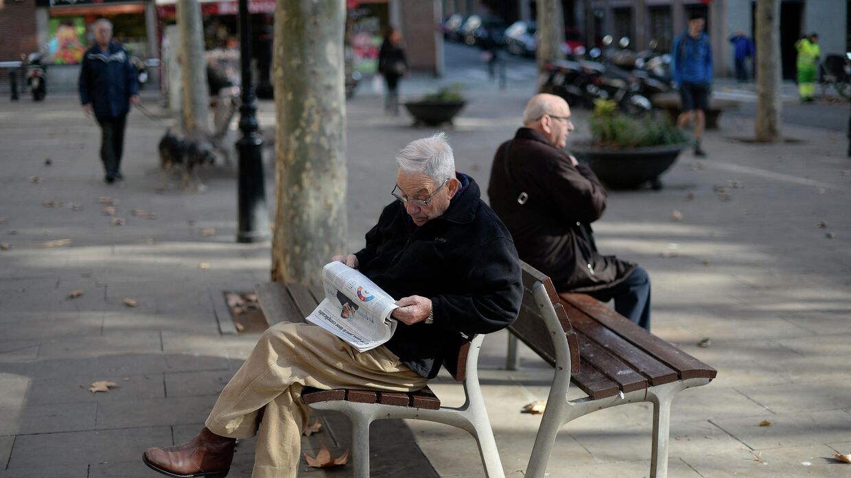 Пожилые люди в Барселоне, Испания