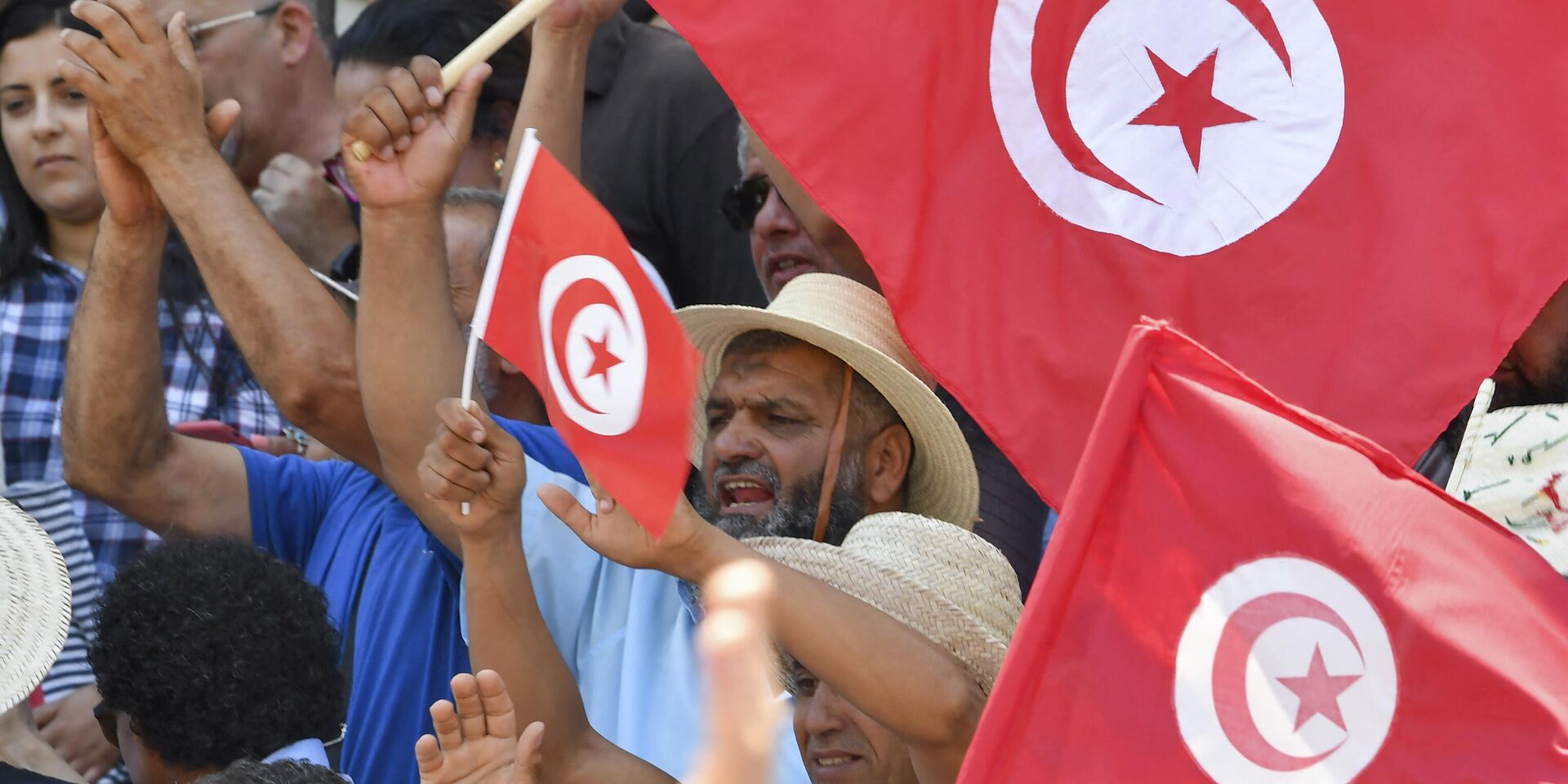 19 июня 2022 года. Участники акции протеста в Тунисе - ИноСМИ, 1920, 28.07.2022