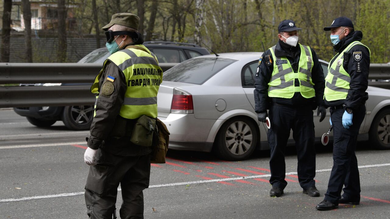 У пьяных украинцев отбирают автомобили и передают на нужды ВСУ |  04.08.2022, ИноСМИ