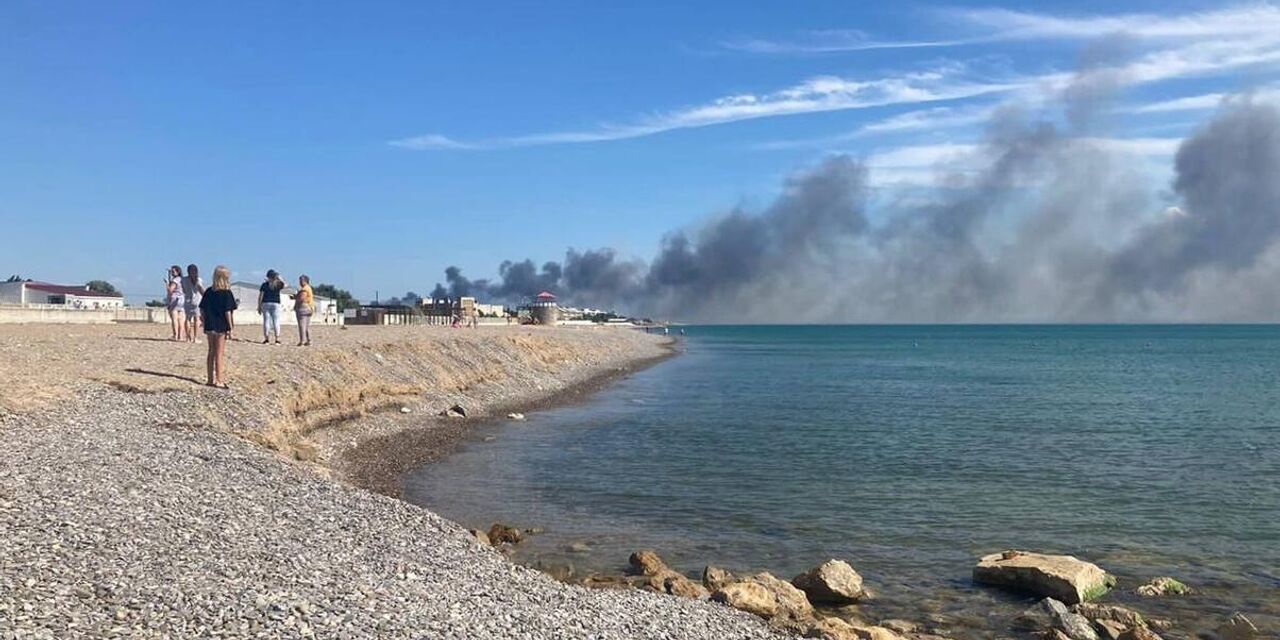 Правительство Крыма: ночному удару беспилотника подвергся поселок городского  типа Раздольное | 20.07.2023, ИноСМИ