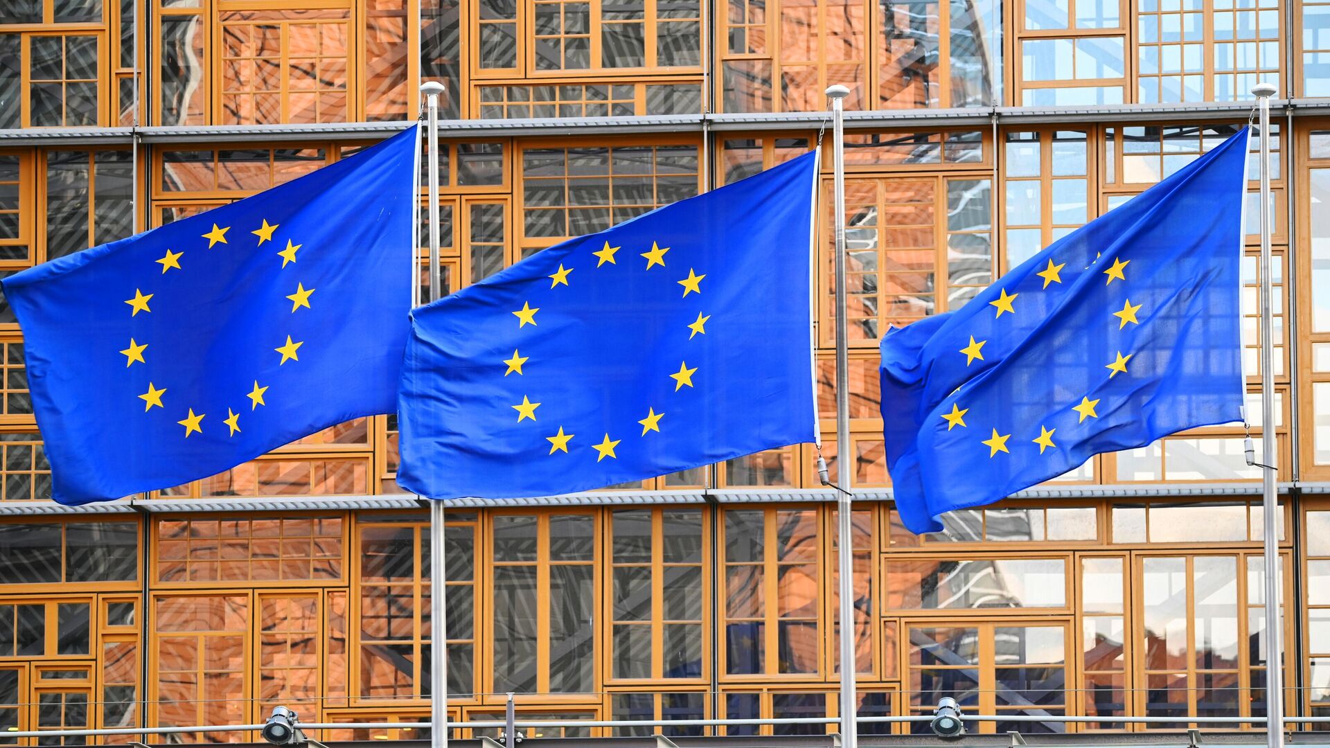 Флаги с символикой Евросоюза в Брюсселе - ИноСМИ, 1920, 13.10.2022