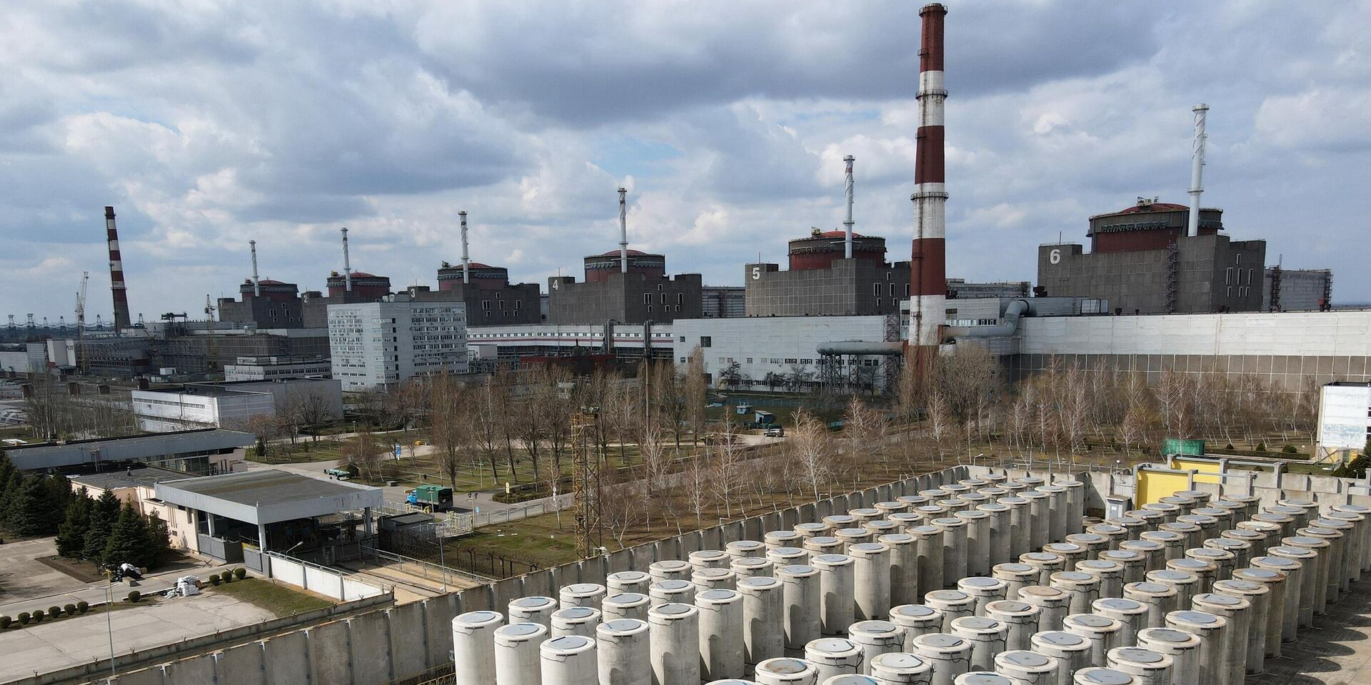 Сухое хранилище отработанного ядерного топлива (СХОЯТ) на Запорожской АЭС в Энергодаре - ИноСМИ, 1920, 31.08.2022