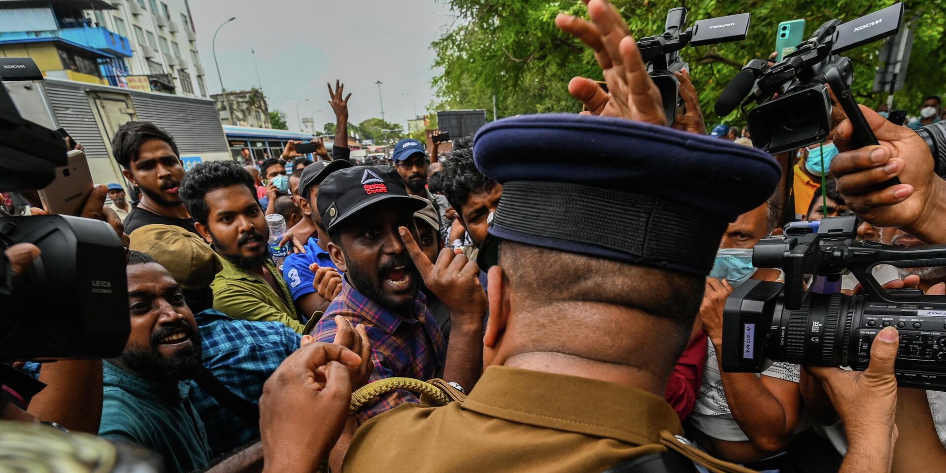 Акция протеста против правительства Шри-Ланки в Коломбо. 30 августа 2022 года. - ИноСМИ, 1920, 02.09.2022